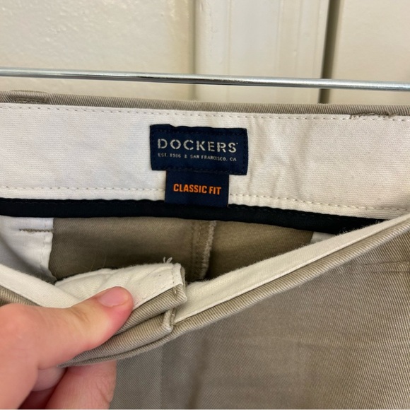 Dockers Men’s Classic Fit W38 L34 Khaki Pants Stretch Cotton Blend - Picture 4 of 10